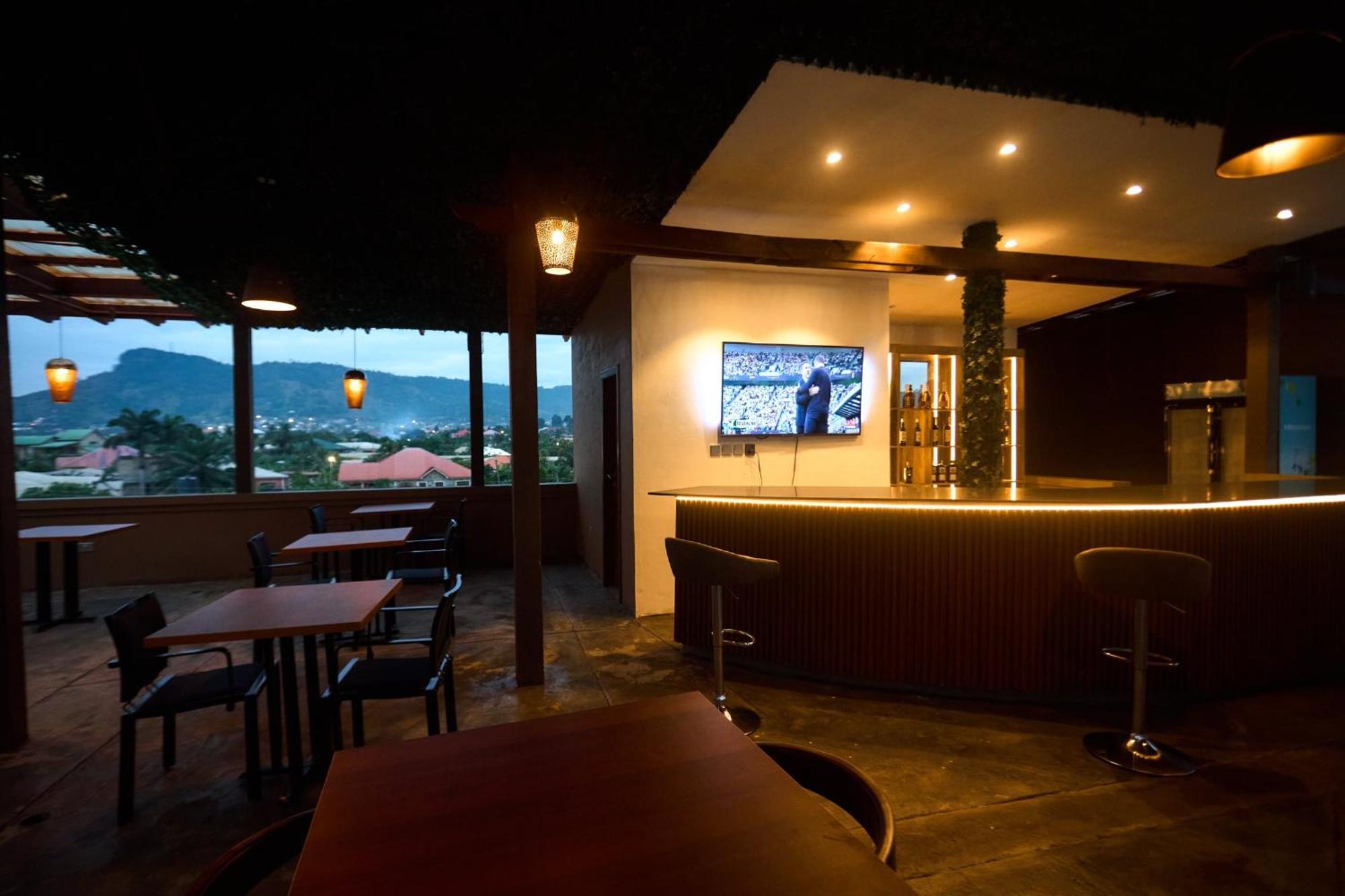 Aiden Homes And Apartments Hotel Koforidua Exteriör bild