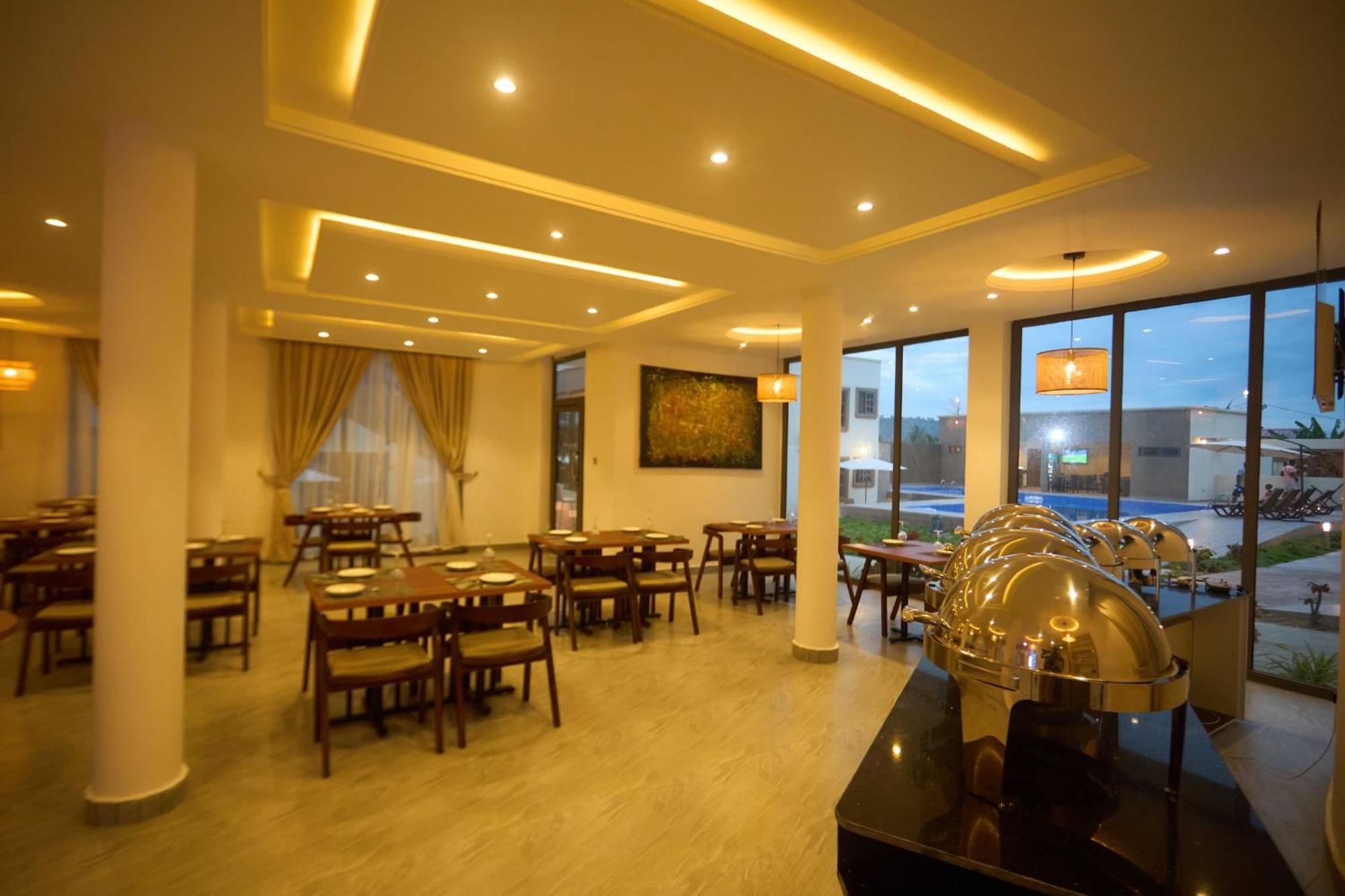 Aiden Homes And Apartments Hotel Koforidua Exteriör bild