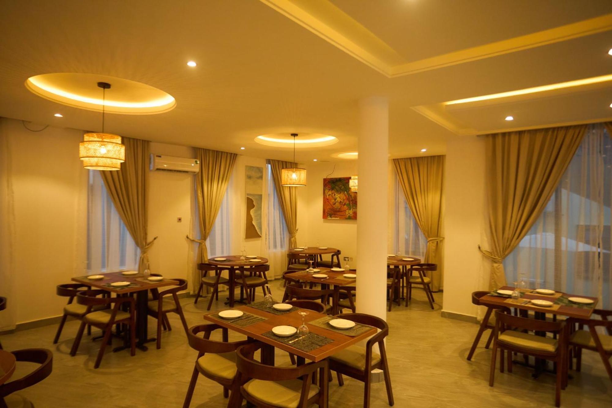 Aiden Homes And Apartments Hotel Koforidua Exteriör bild
