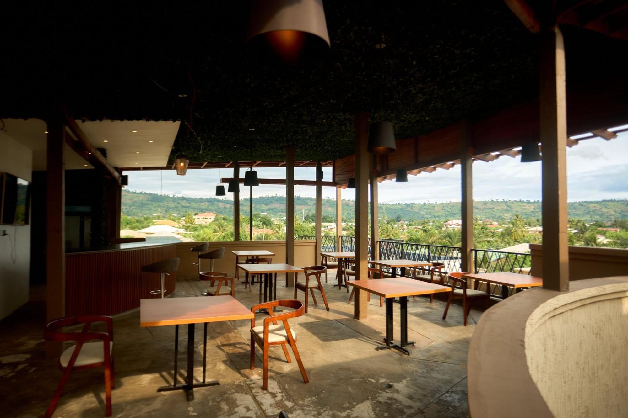 Aiden Homes And Apartments Hotel Koforidua Exteriör bild