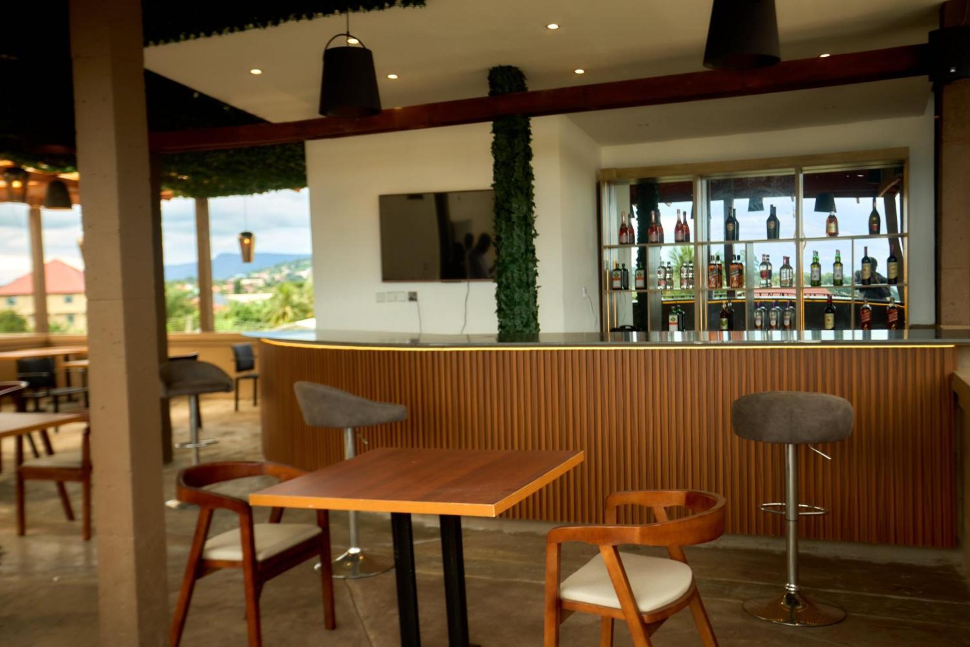 Aiden Homes And Apartments Hotel Koforidua Exteriör bild