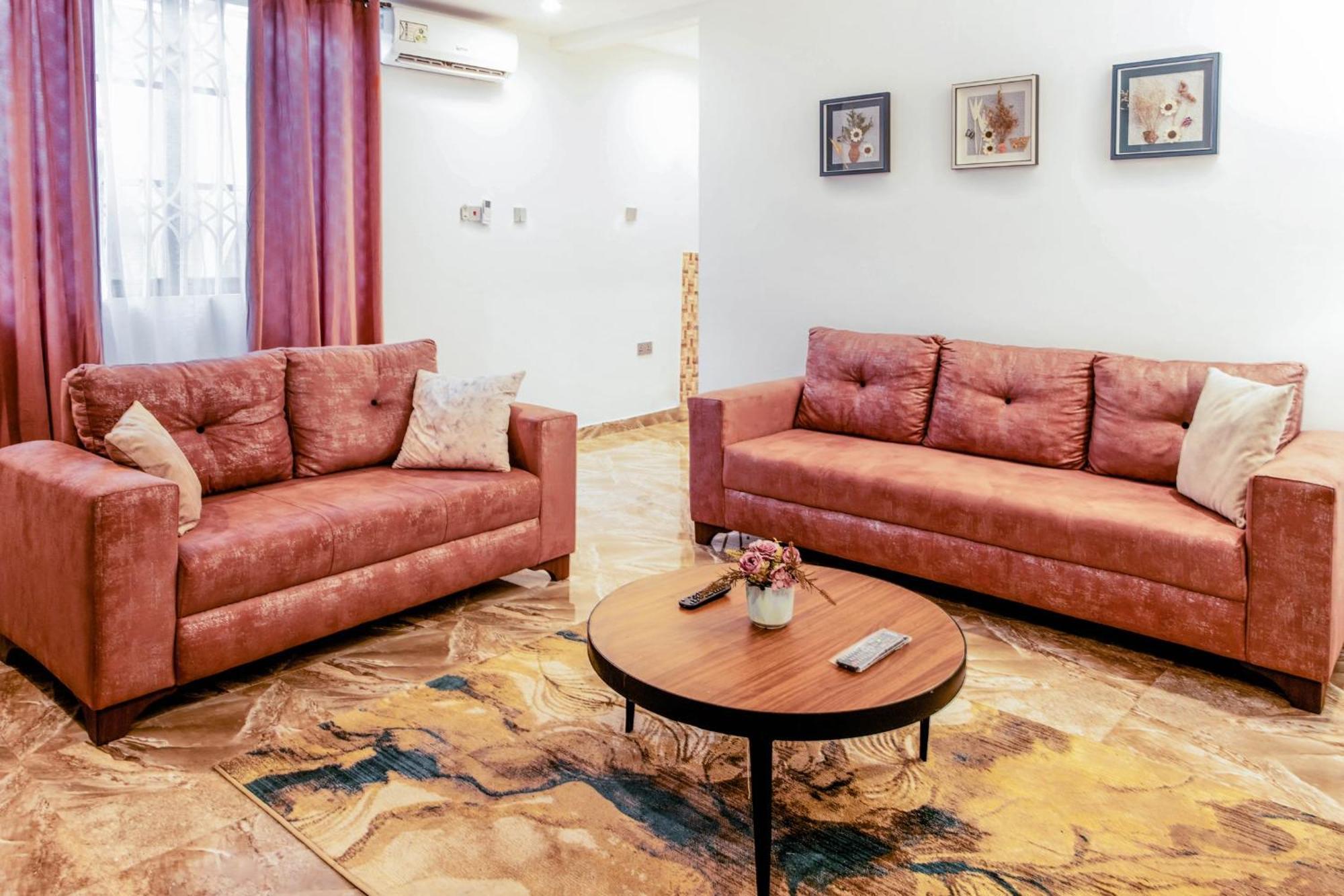 Aiden Homes And Apartments Hotel Koforidua Exteriör bild