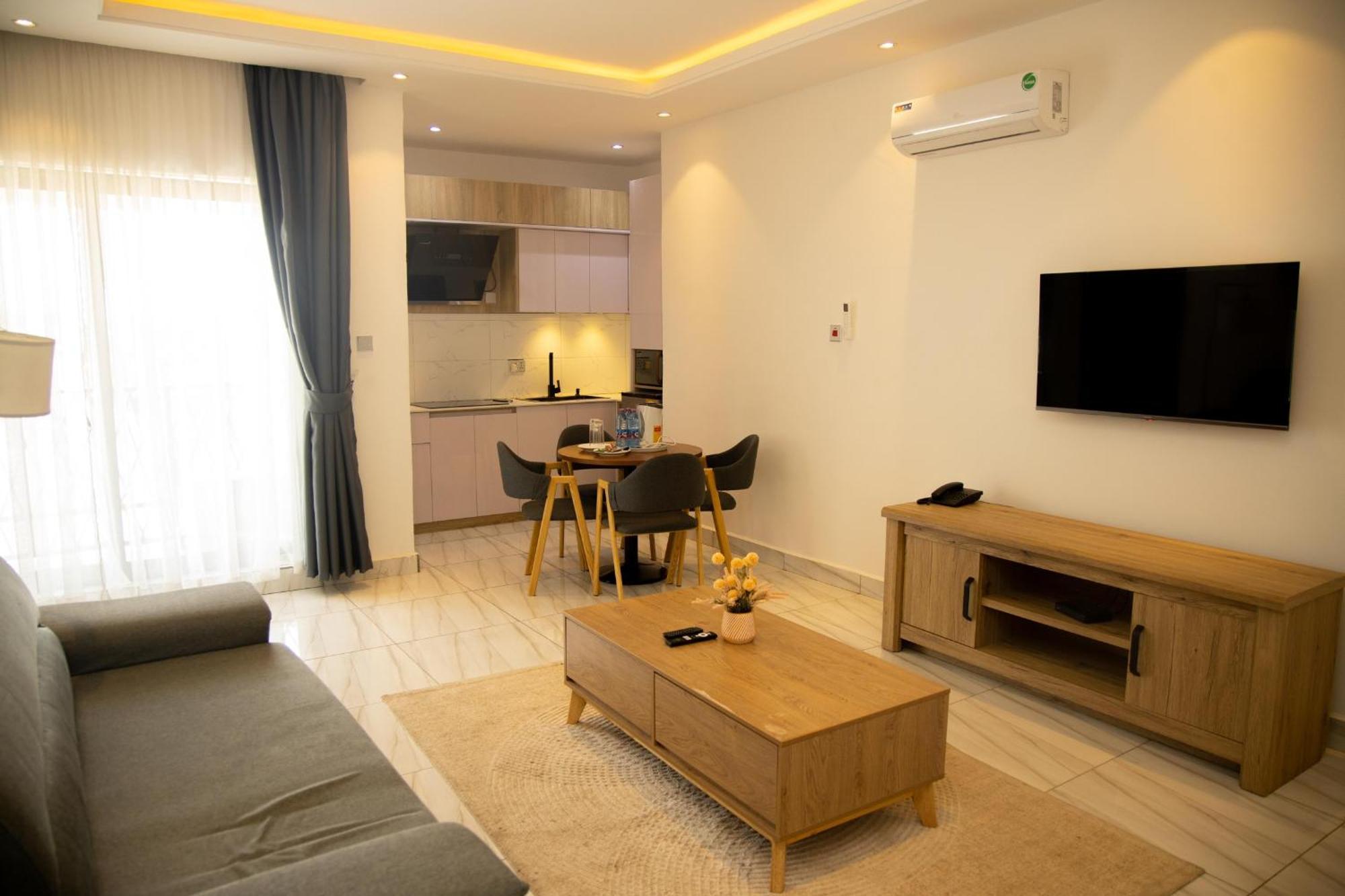 Aiden Homes And Apartments Hotel Koforidua Exteriör bild