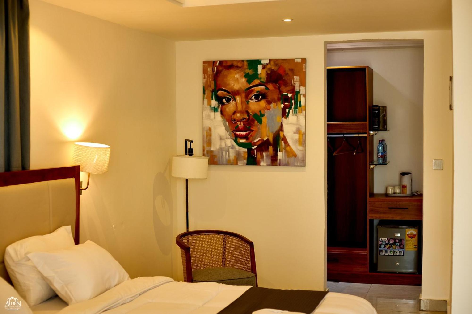 Aiden Homes And Apartments Hotel Koforidua Exteriör bild