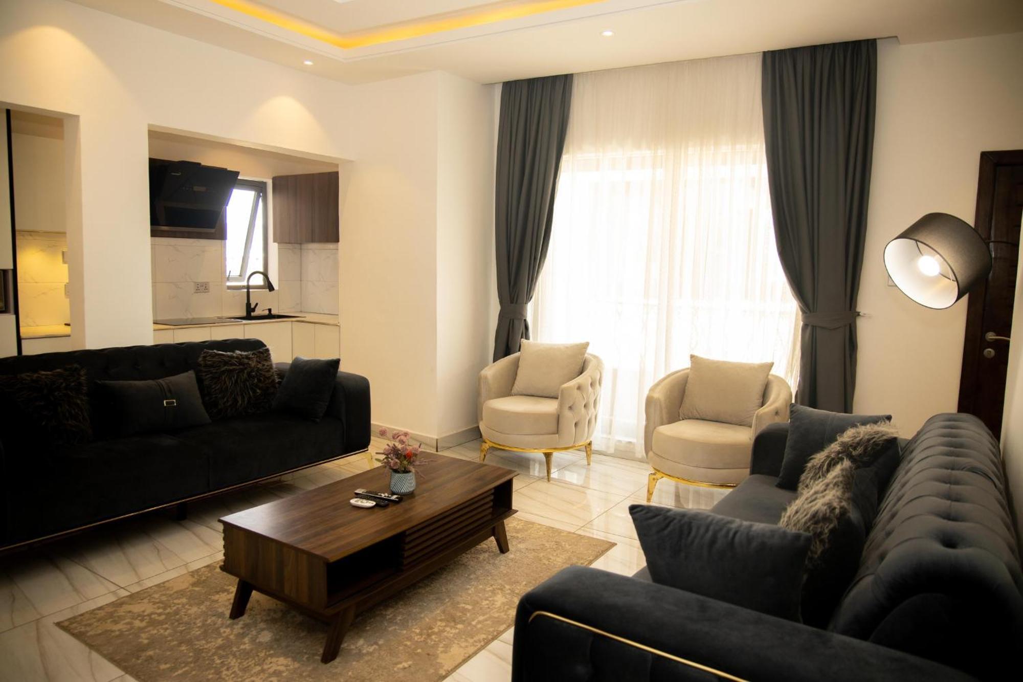 Aiden Homes And Apartments Hotel Koforidua Exteriör bild