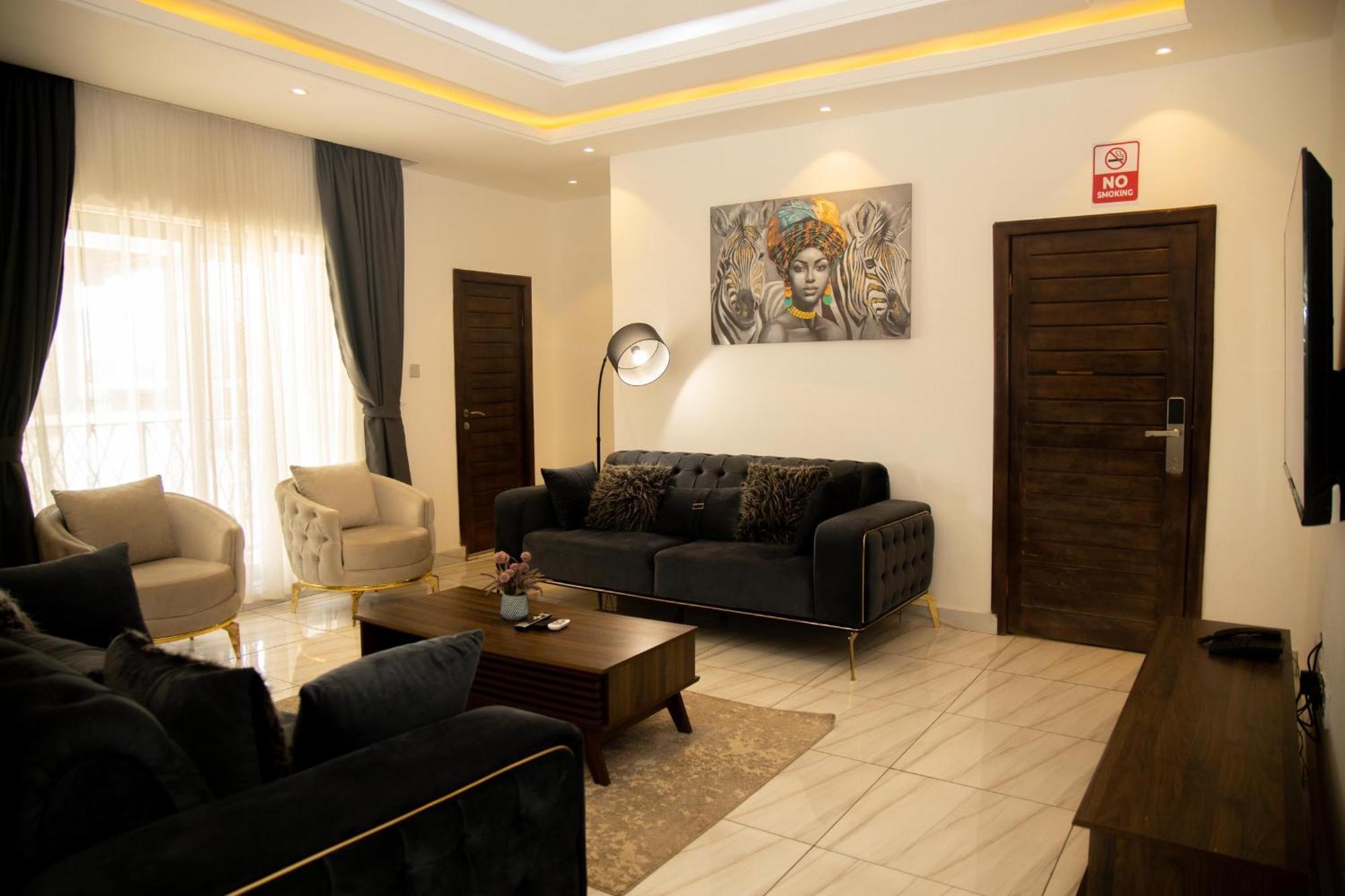 Aiden Homes And Apartments Hotel Koforidua Exteriör bild
