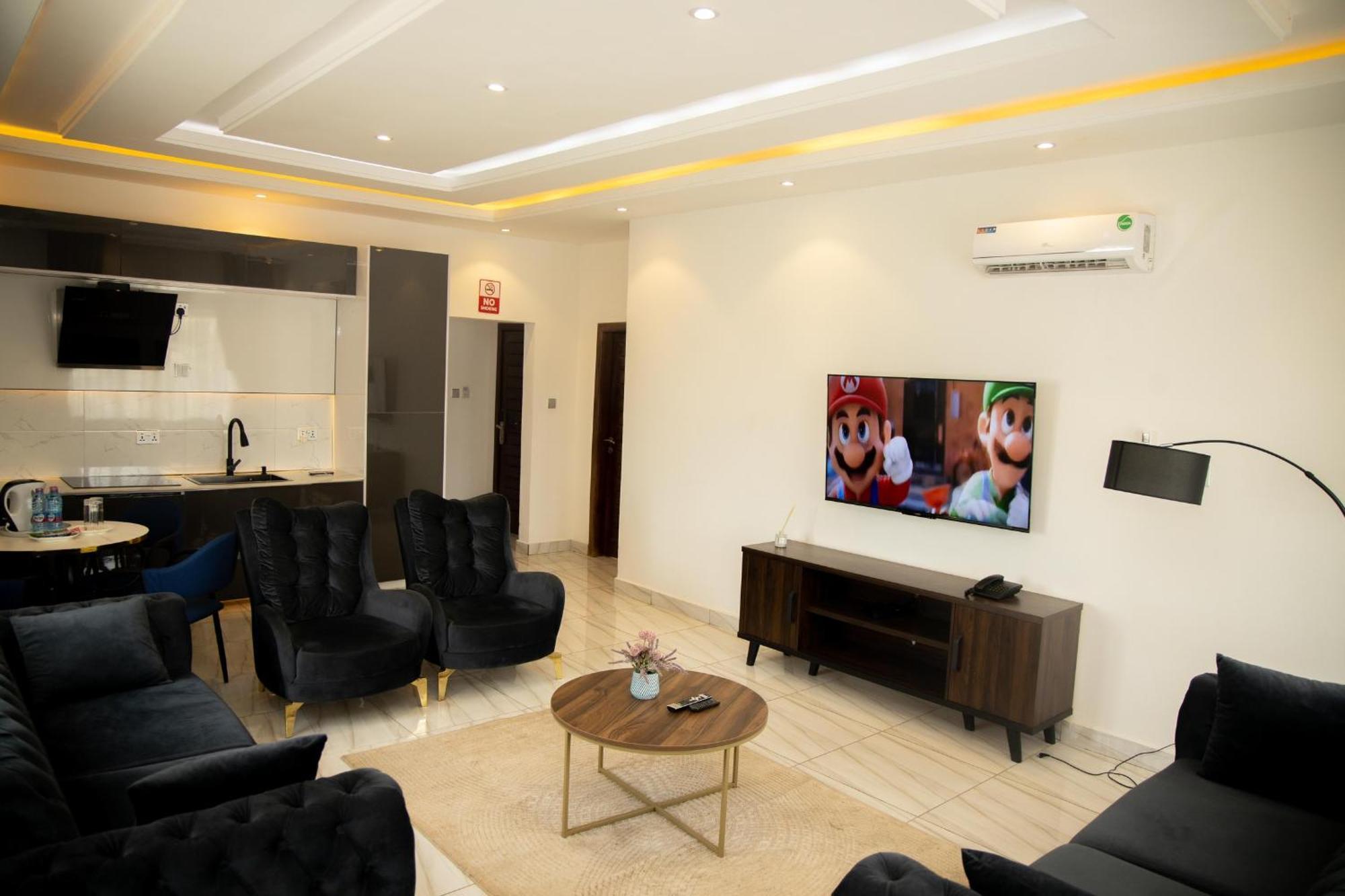 Aiden Homes And Apartments Hotel Koforidua Exteriör bild